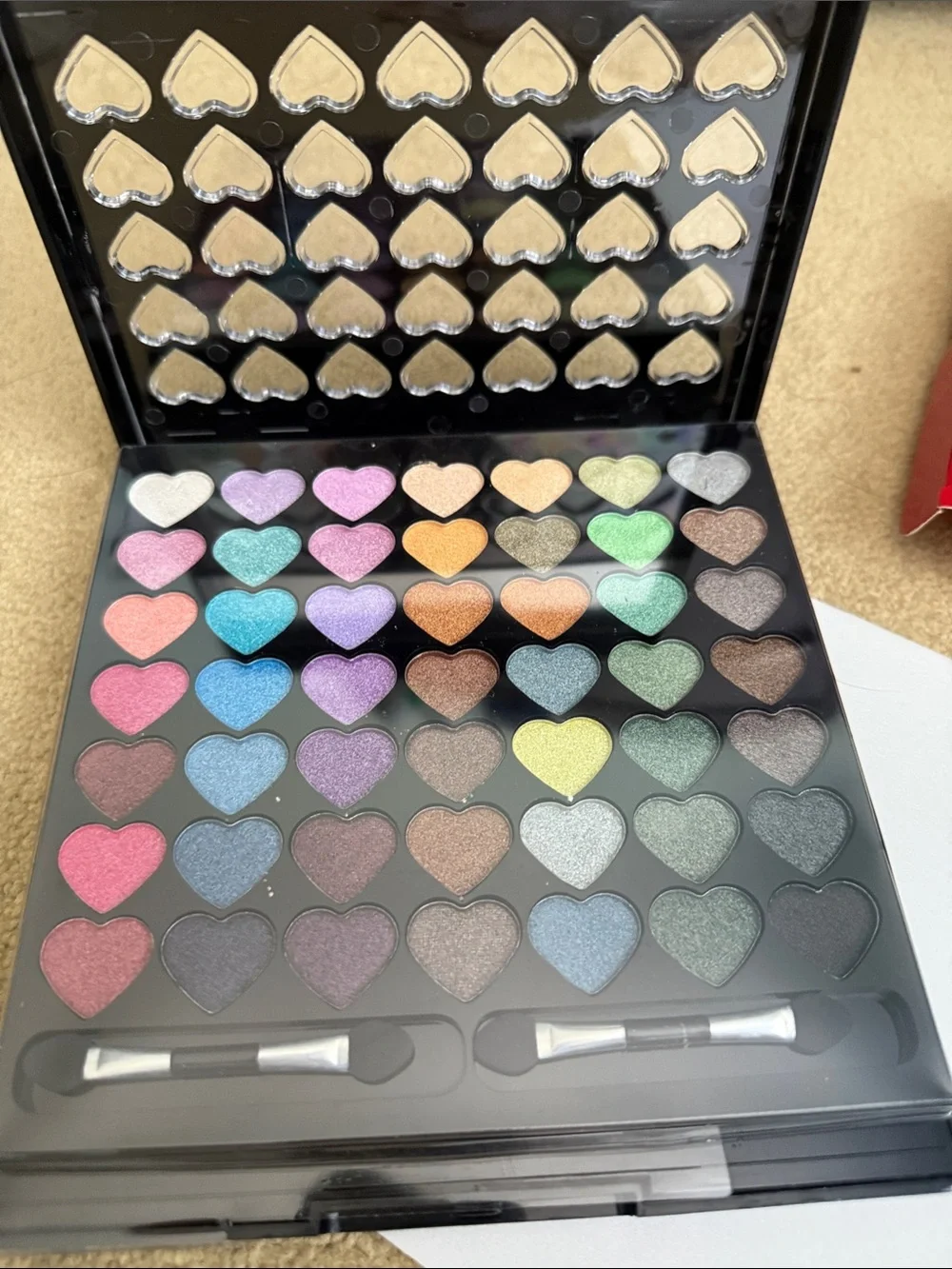 Heart-Shaped Shimmer Eyeshadow Palette - Multi-Color